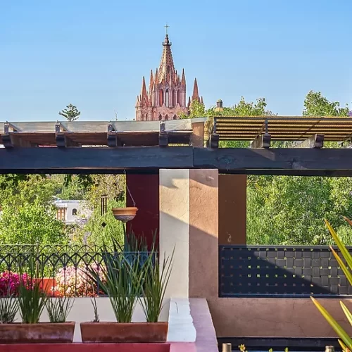 5192f5_0e81714ee4e84a2ab98c9978ef2f3fe0_mv2_d_6000_3004_s_4_2